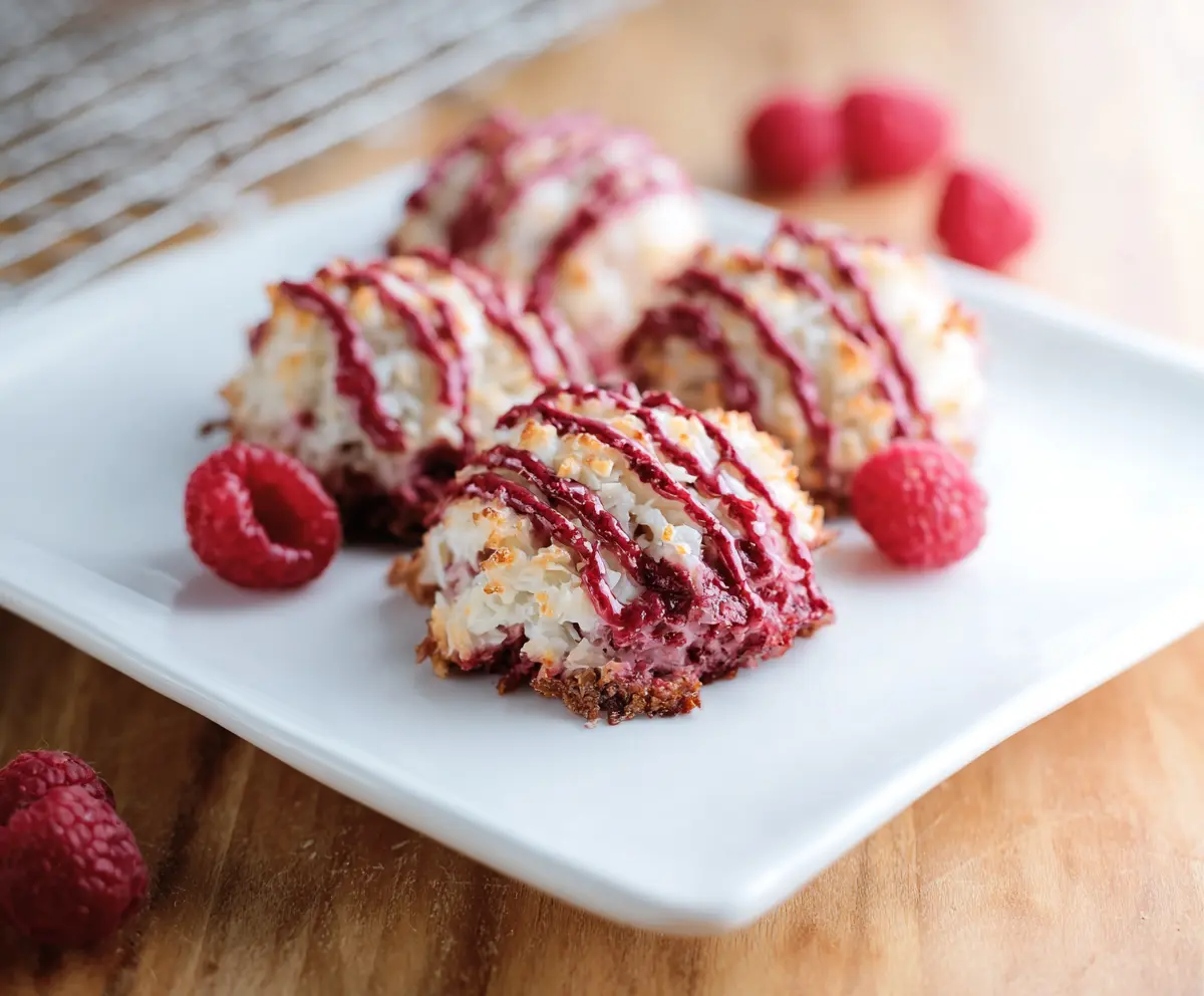 Raspberry Coconut Macaroons Cookies